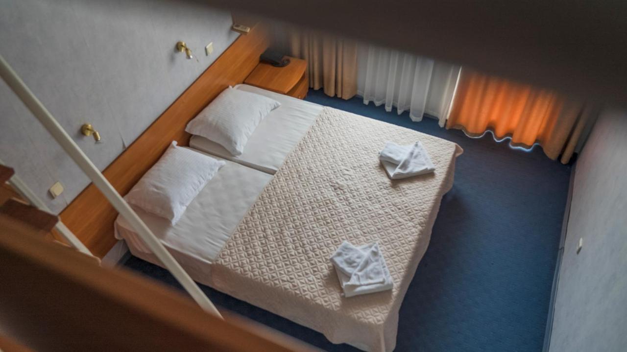Park Hotel Persey Varna Exterior photo